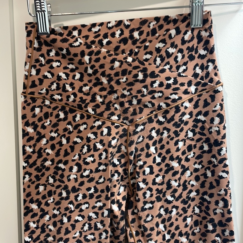 Offline by Aerie Real Me high waisted crossover legging
